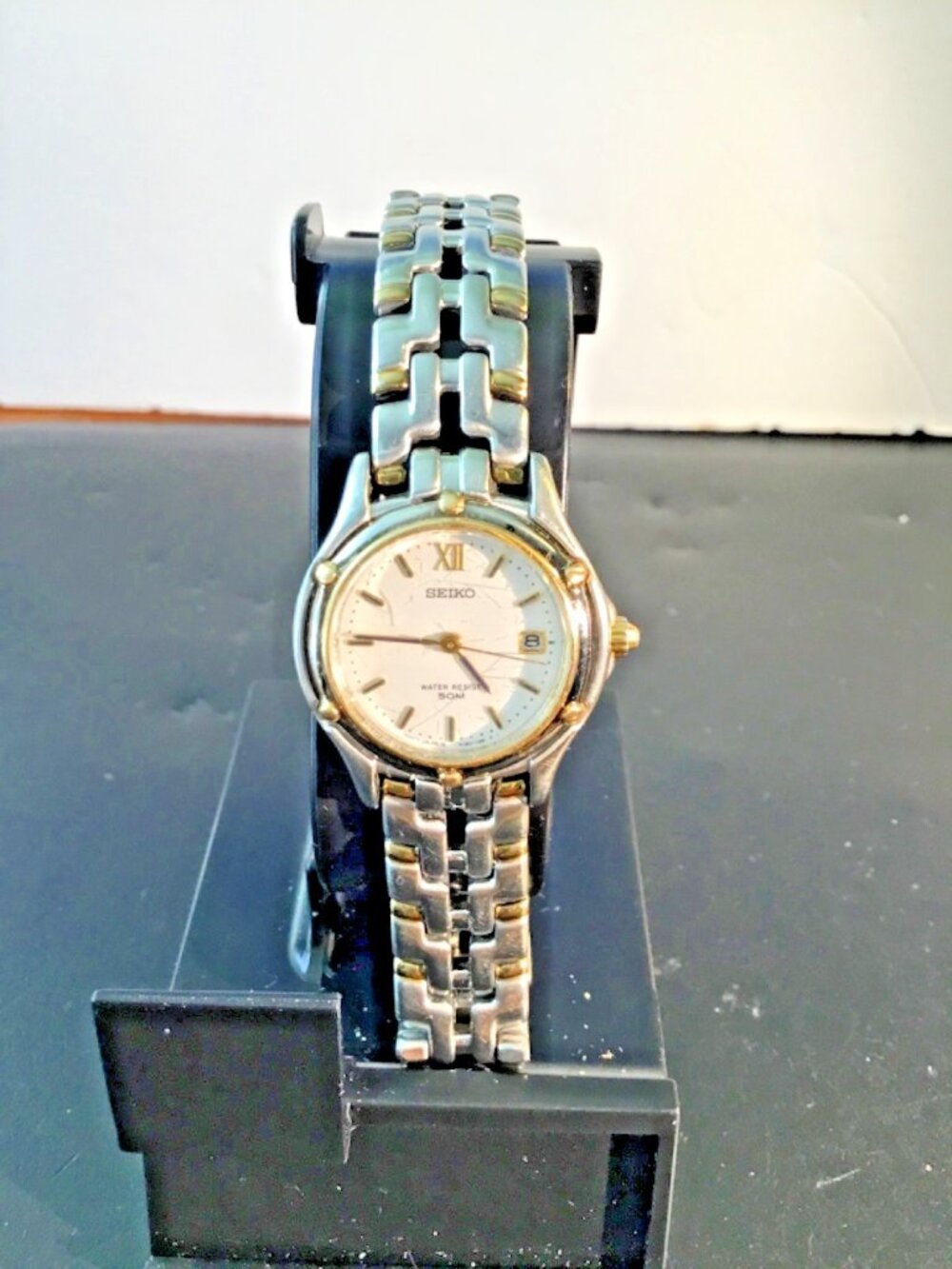 Seiko Watch Women 26mm White Dial Two Tone Date Round 7N82-0599 New Battery